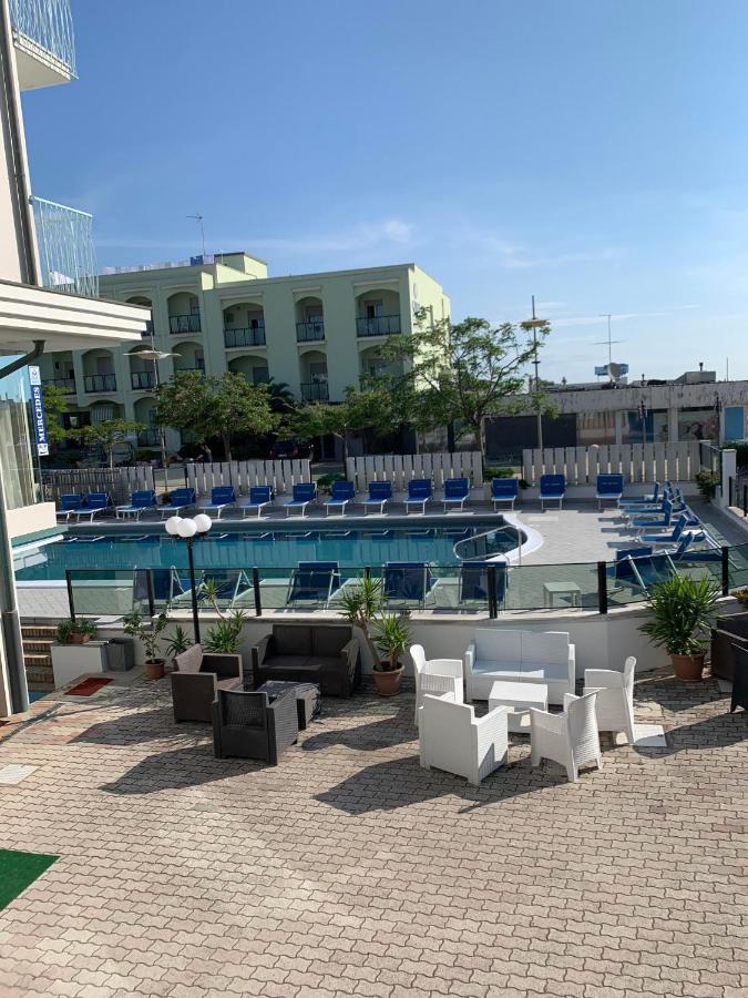 Mercedes Hotel 3*