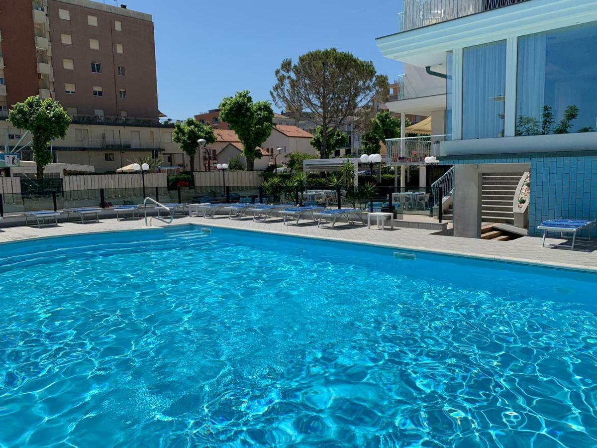 Mercedes Hotel 3*